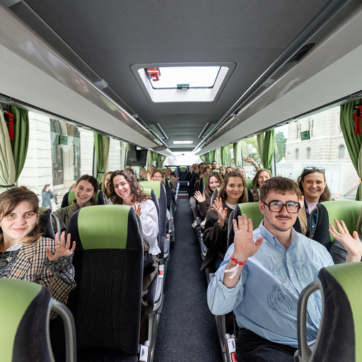 Foto vom Bus am Weg zum Site-Visit